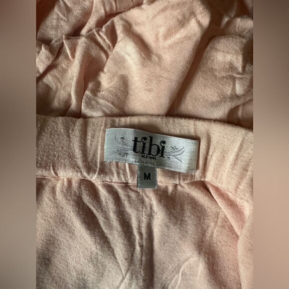 Blush pink shorts - Picture 2 of 5